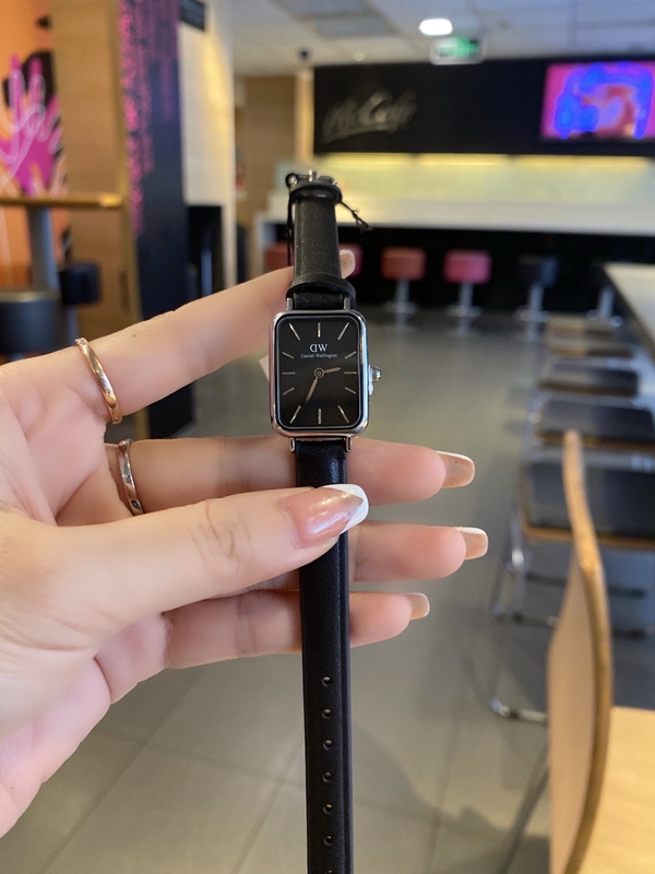 ブランド時計背面デザイン